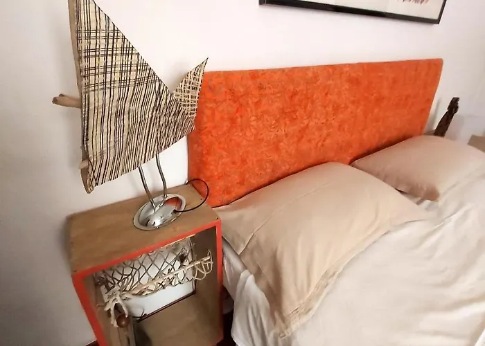 Hébergement de vacances Charming House In With Fenced Garden Marina di Ravenna