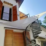 Charming House In With Fenced Garden Σπίτι διακοπών *