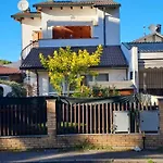 Σπίτι διακοπών Charming House In With Fenced Garden Marina di Ravenna