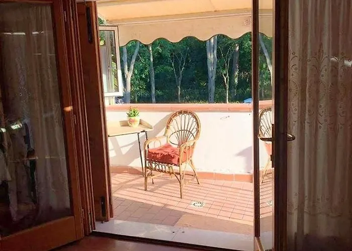 Semesterbostad Charming House In With Fenced Garden *